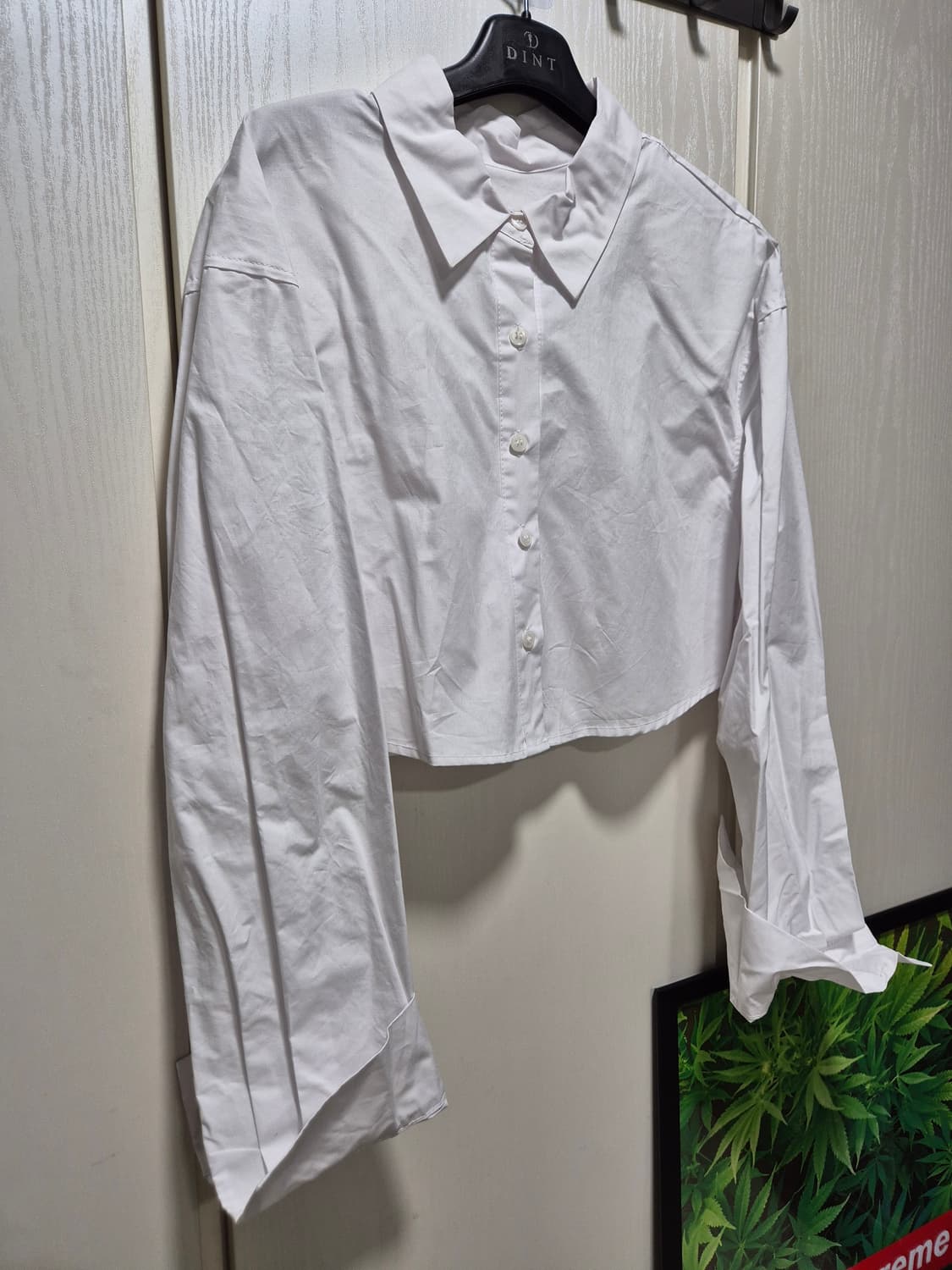 (세일)(새상품)DINT 딘트 화이트 크롭 셔츠 상품이미지3