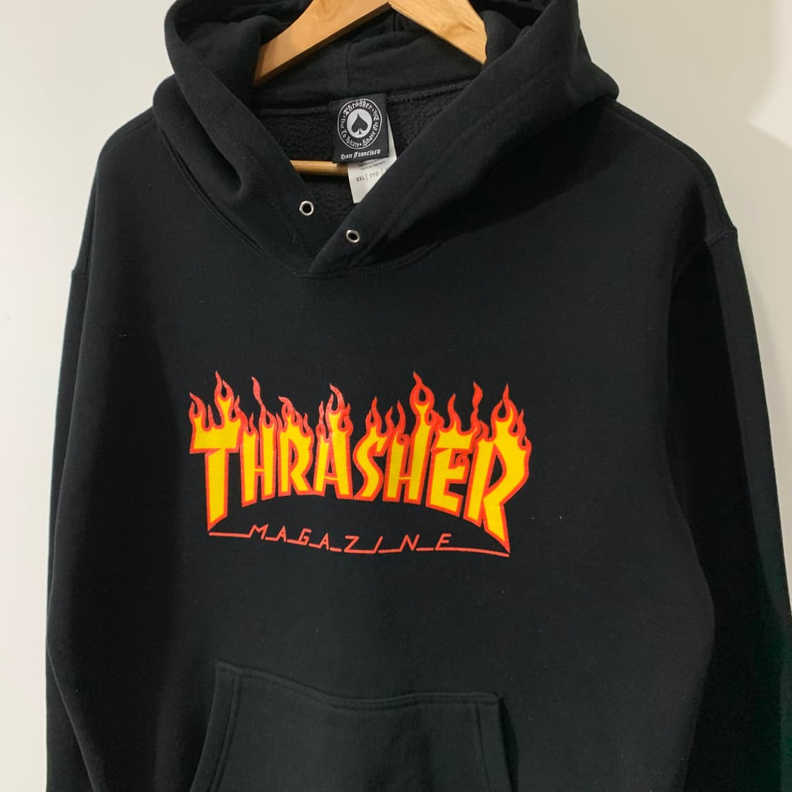 트레셔 블랙 후드티 상품이미지2