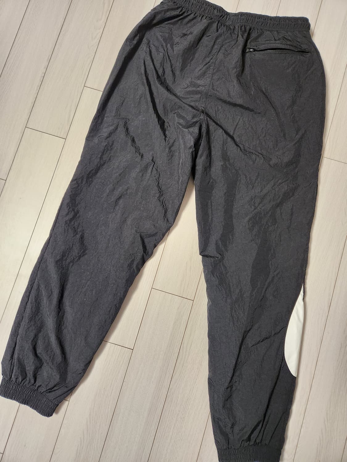 새상품급)나이키 빅스우시 우븐 트레이닝 팬츠 사이즈m

여러 중고사이트에 상품이미지10