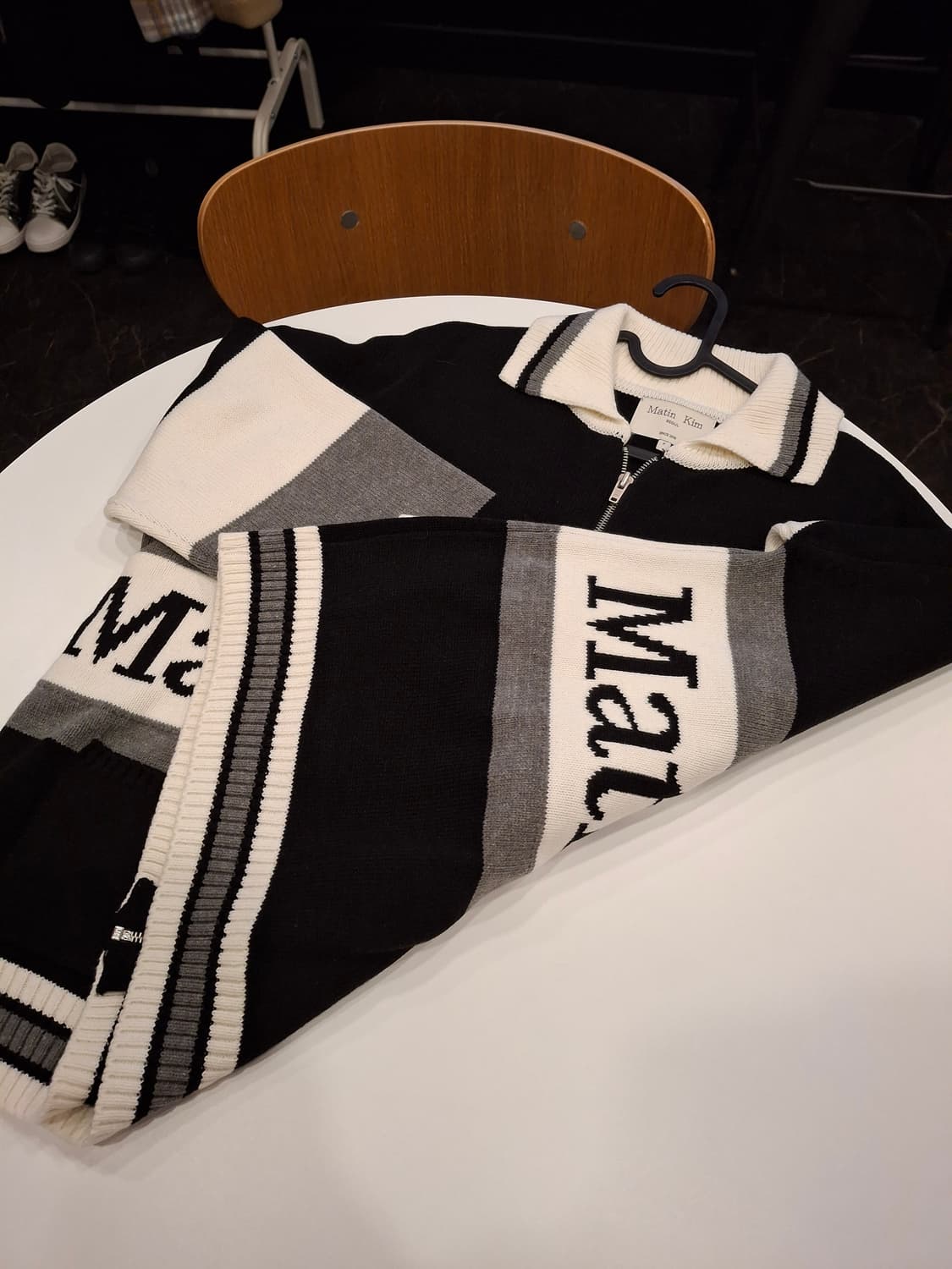 (마지막특가) 마뗑킴 니트 로고 집업 가디건 새상품 상품이미지4