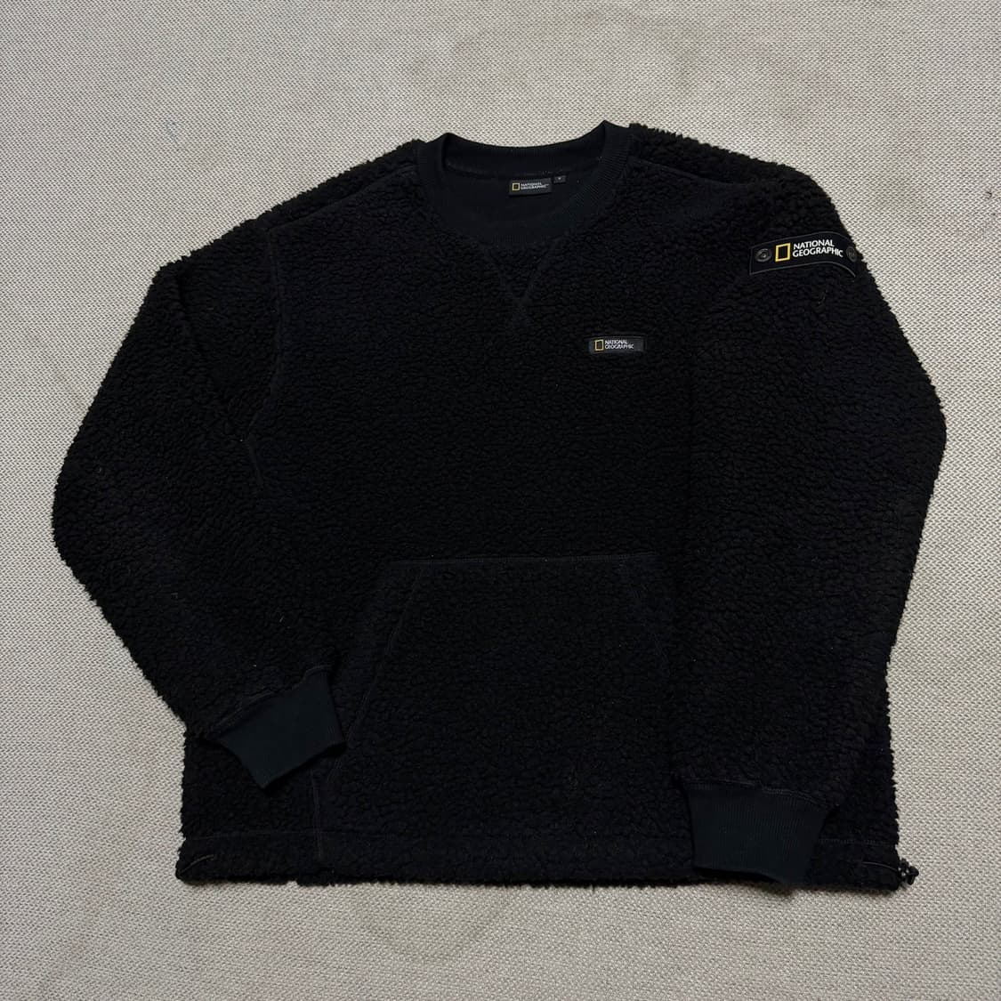 내셔널지오그래픽 뽀글이 플리스 맨투맨 상품이미지1