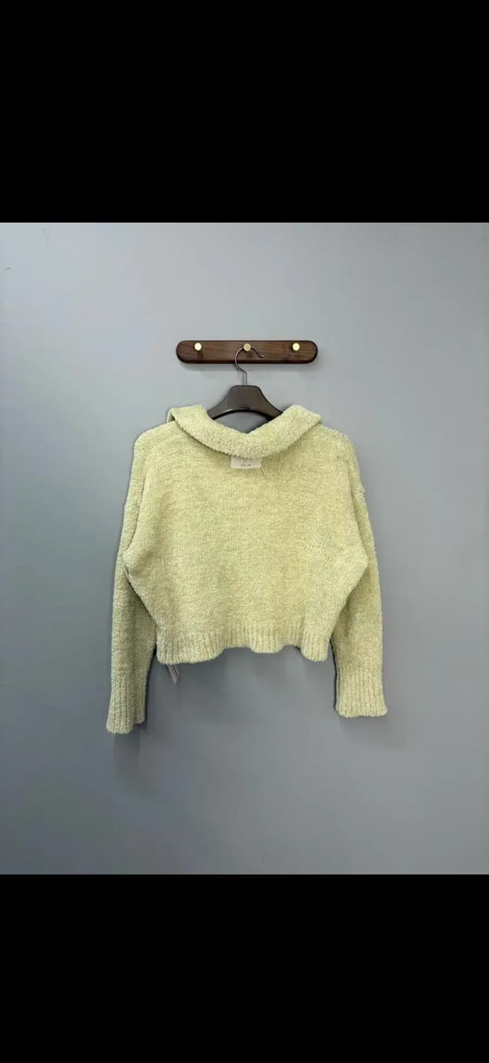 마뗑킴 부클레 크롭 오픈 카라 스웨터 H1327 상품이미지3