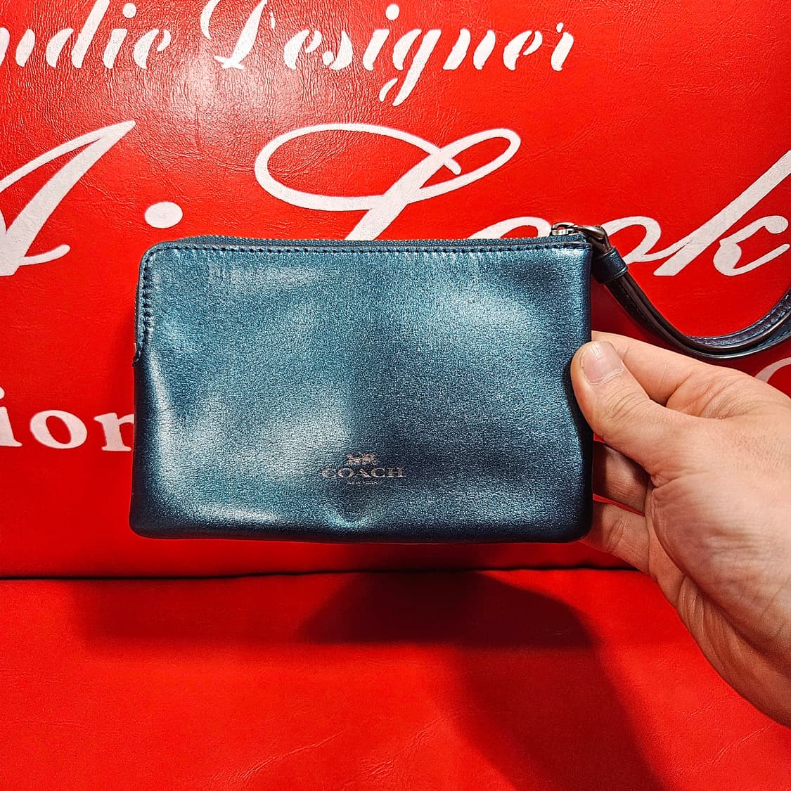 코치(COACH) 글리터 패치 버드 지퍼 지갑 상품이미지4