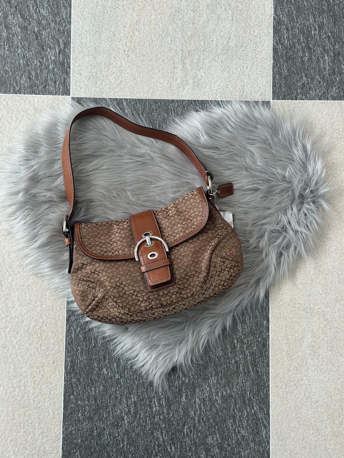 코치 시그니처 자카드 호보백 상품이미지1