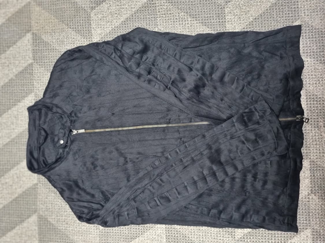 Issey Miyake 플리츠 집업 상품이미지1