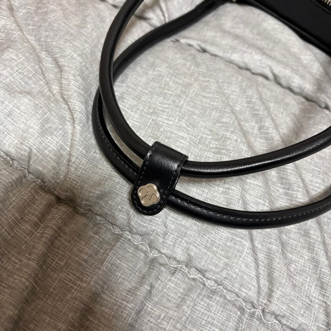 히어리 나일론 숄더백 - Ember Boston Bag(Black) 상품이미지7