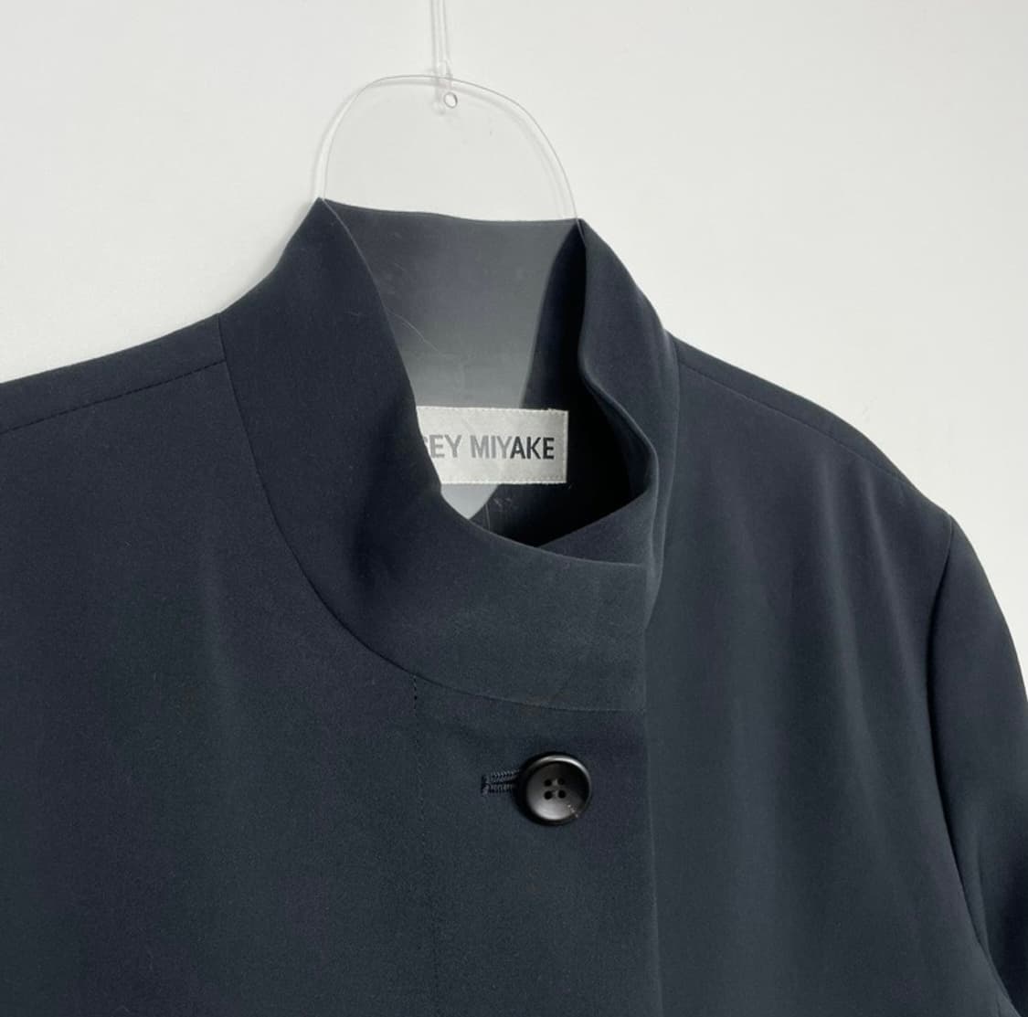 이세이 미야케 90‘s 메인라인 노카라 미니멀 재킷 상품이미지4
