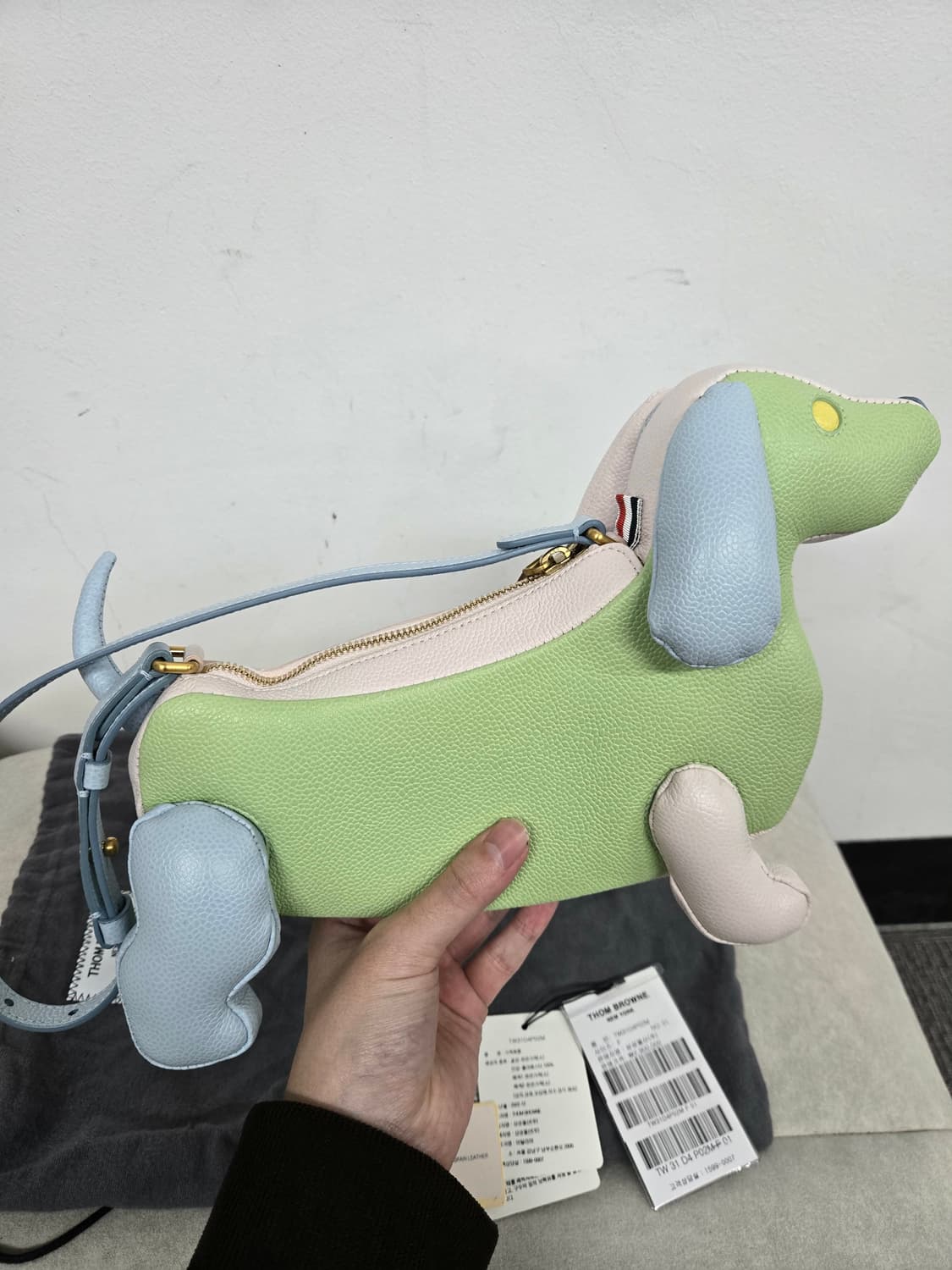 [보증서 정품] 톰브라운 멀티컬러 헥터백 상품이미지6