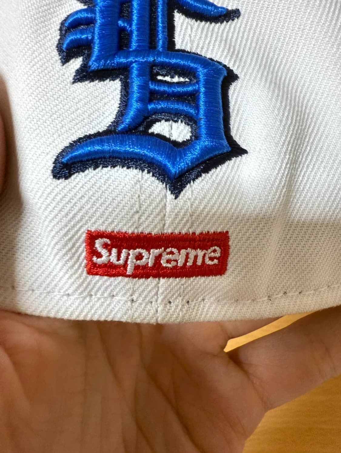 슈프림 멀티 S 로고 뉴에라 화이트 25SS  상품이미지3