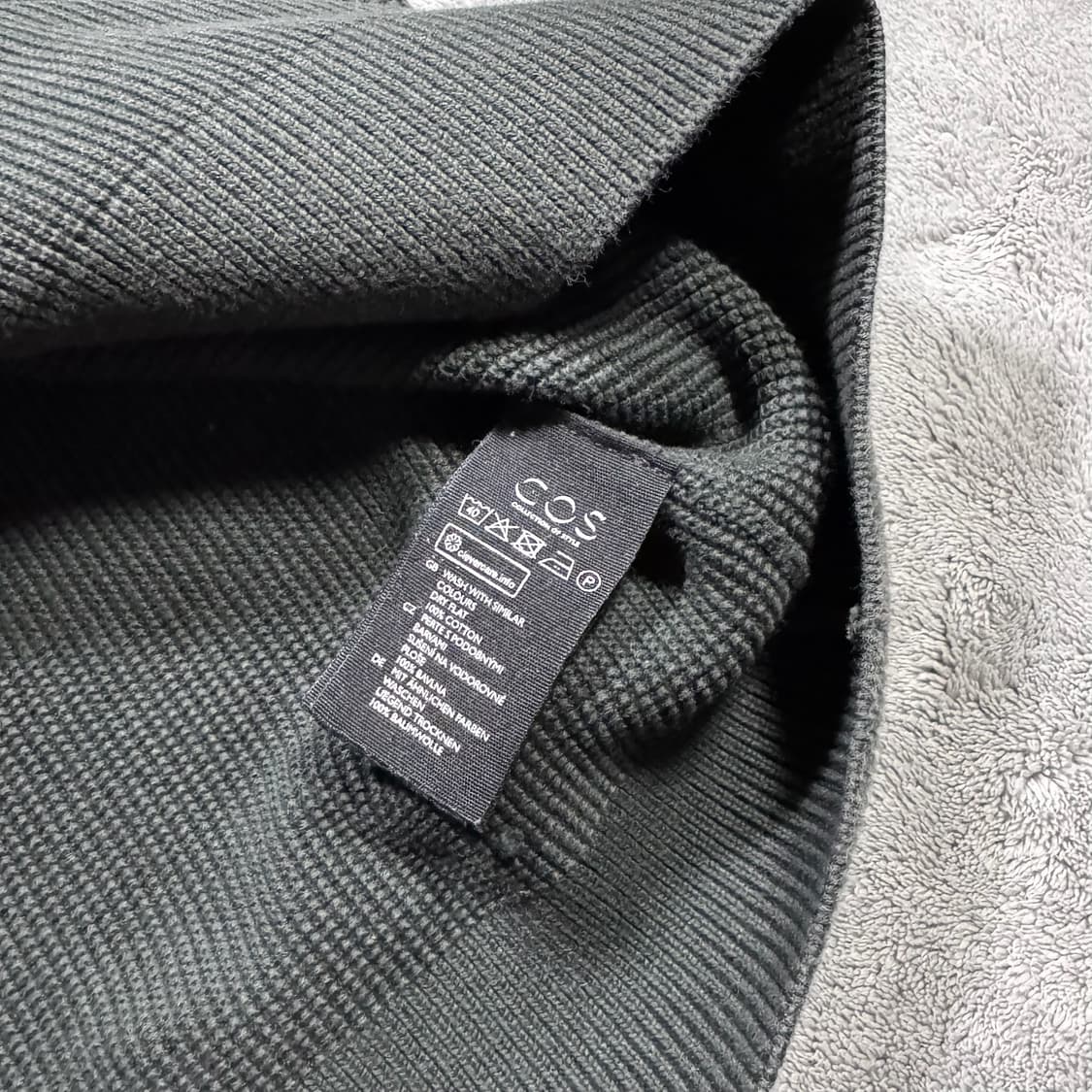 COS 코스 카키 골지 니트  상품이미지4