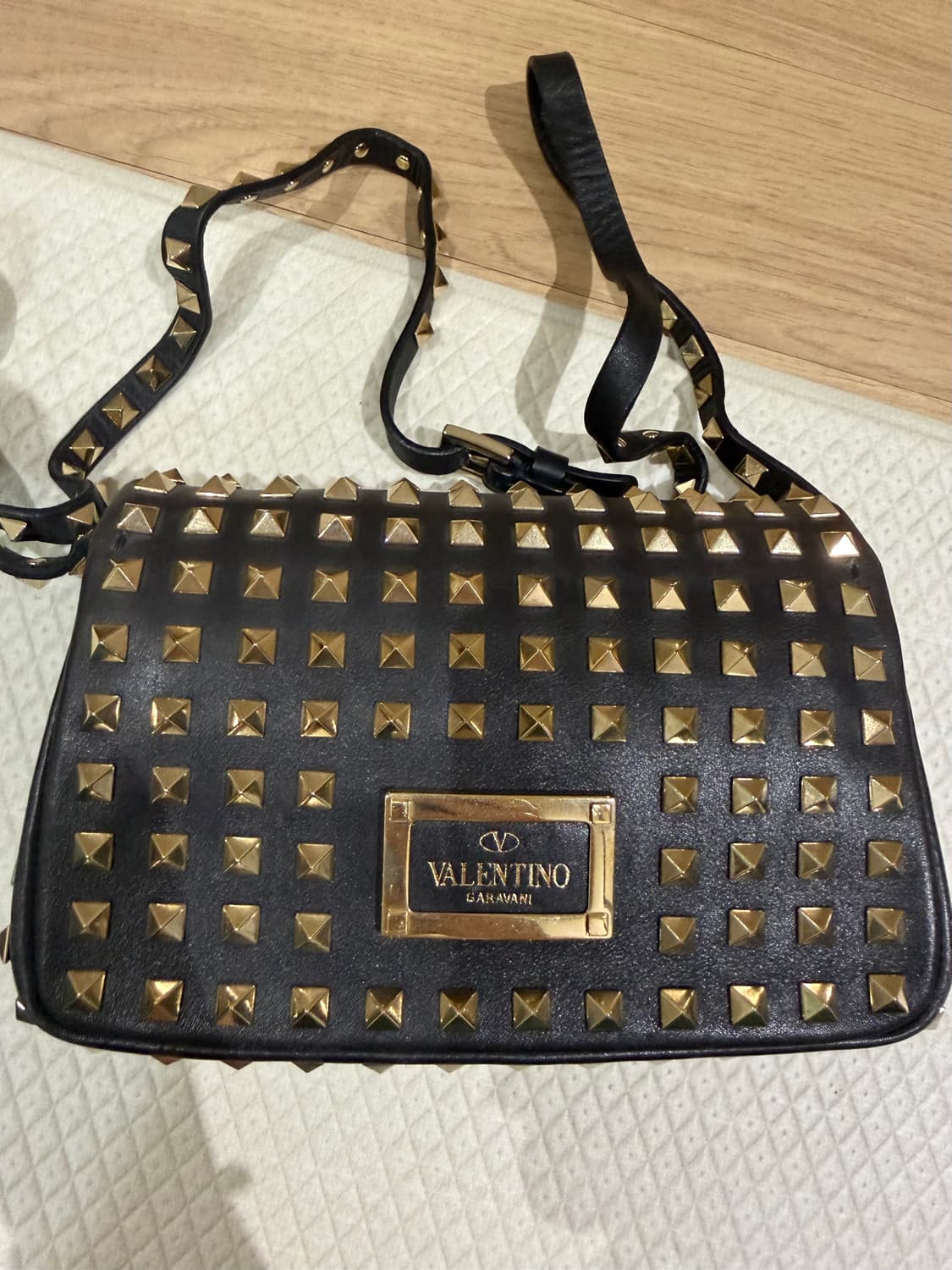 발렌티노 스터드 미니크로스백 상품이미지2