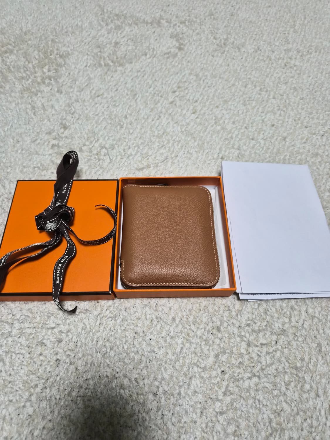 에르메스 지갑 판매합니다. 상품이미지1