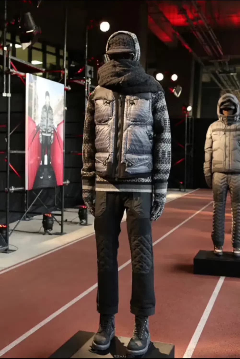 몽클레르 X 화이트 마운티니어링 풀-버튼 후디 니트웨어(M 사이즈) 상품이미지1