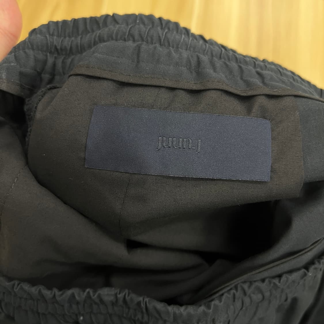 18fw 준지 블랙 테이퍼드 카고 팬츠 48 상품이미지4