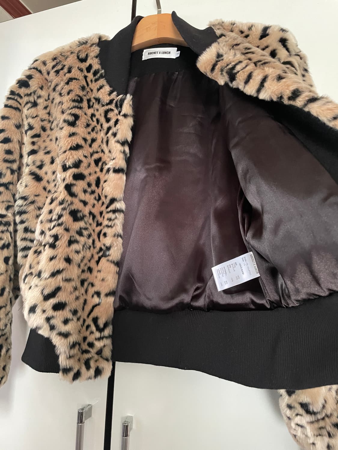 로켓런치 레오파드 페이크 퍼 봄버 자켓S 상품이미지5