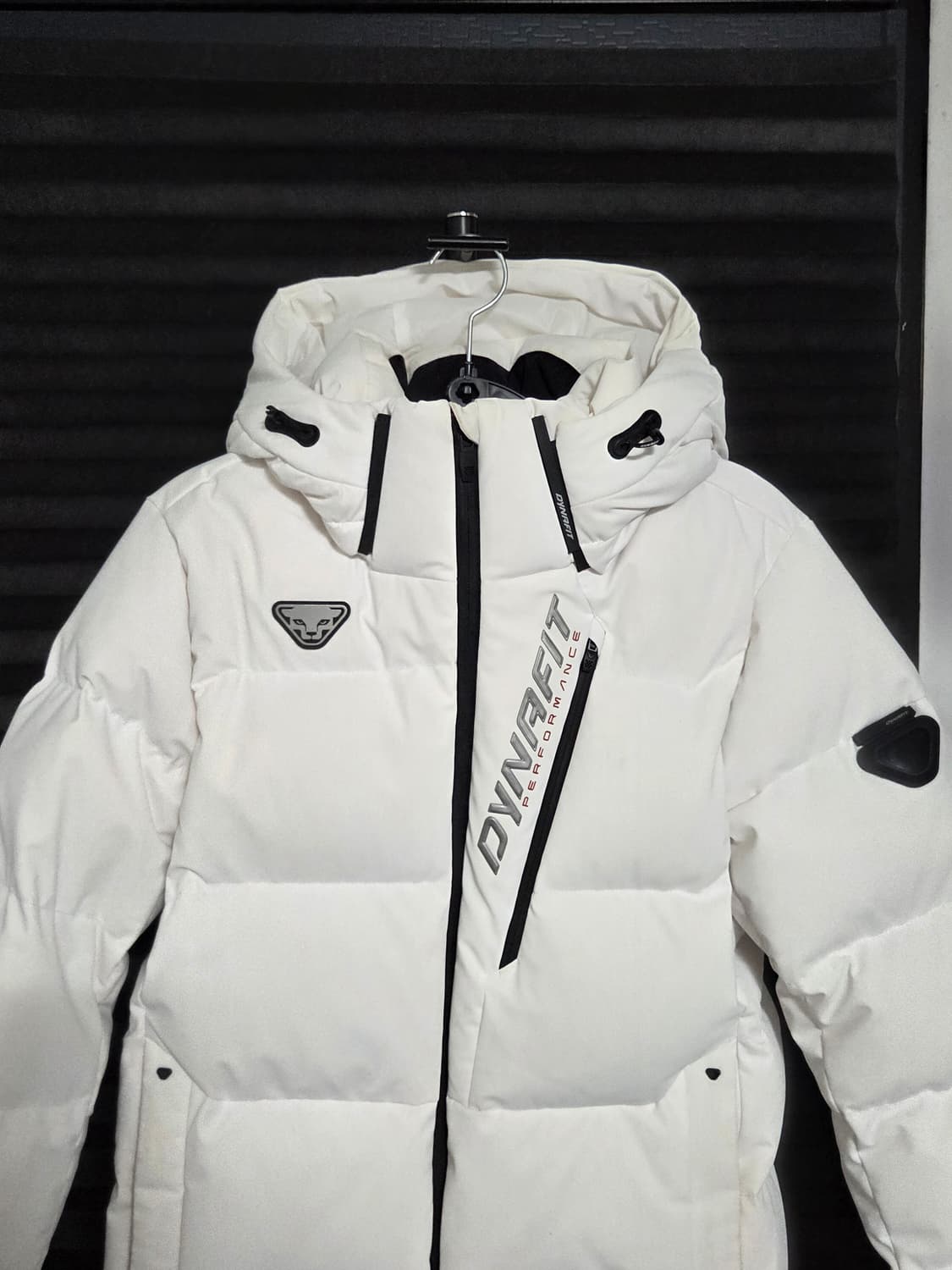 [다이나핏] 카본 비스트 구스다운 패딩 판매합니다. 상품이미지2