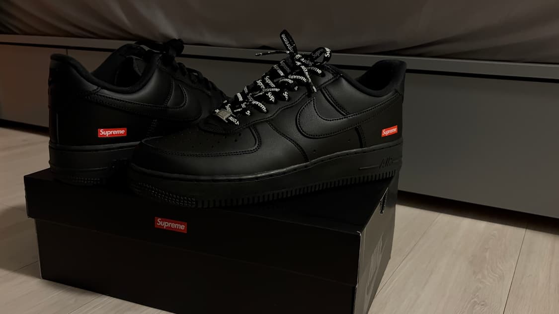 슈프림 x 나이키 콜라보 에어포스 상품이미지1