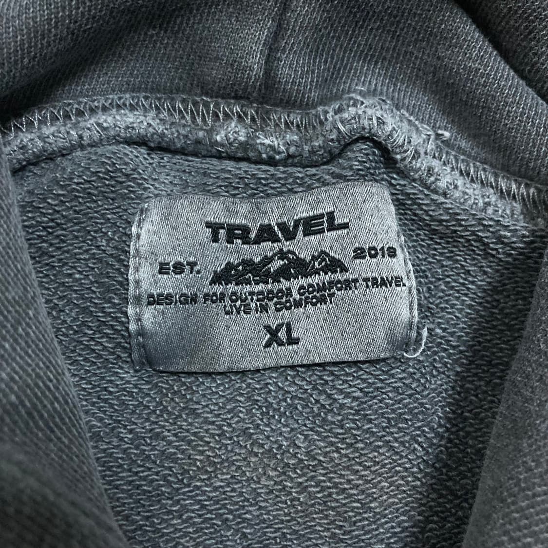 트래블 미시간 빅로고 피그먼트 차콜 후드티 상품이미지3