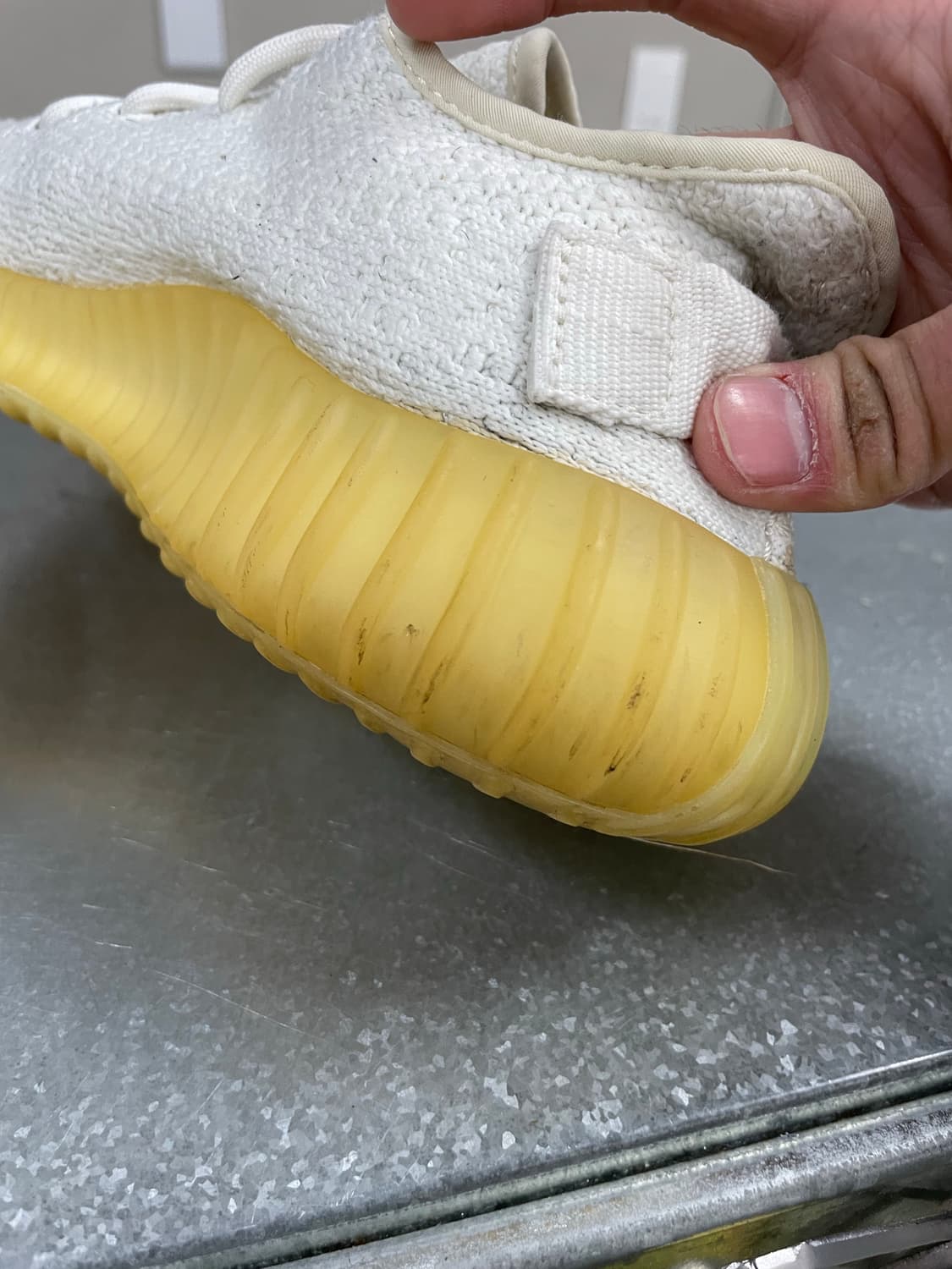 아디다스 이지 부스트 350 크림 트리플 화이트 220 상품이미지9