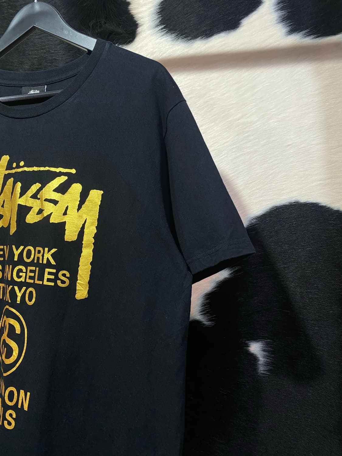 Stussy 골드 레터링 반팔 티셔츠 상품이미지3