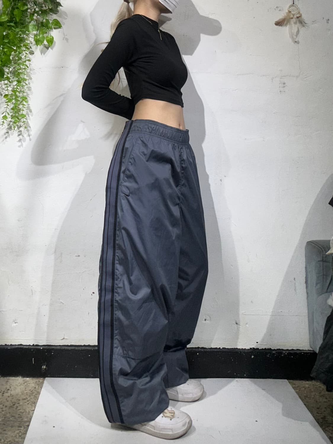 00s 나이키 그레이 새상품 트랙 팬츠 블랙 사이드 라인 와이드 팬츠 상품이미지1