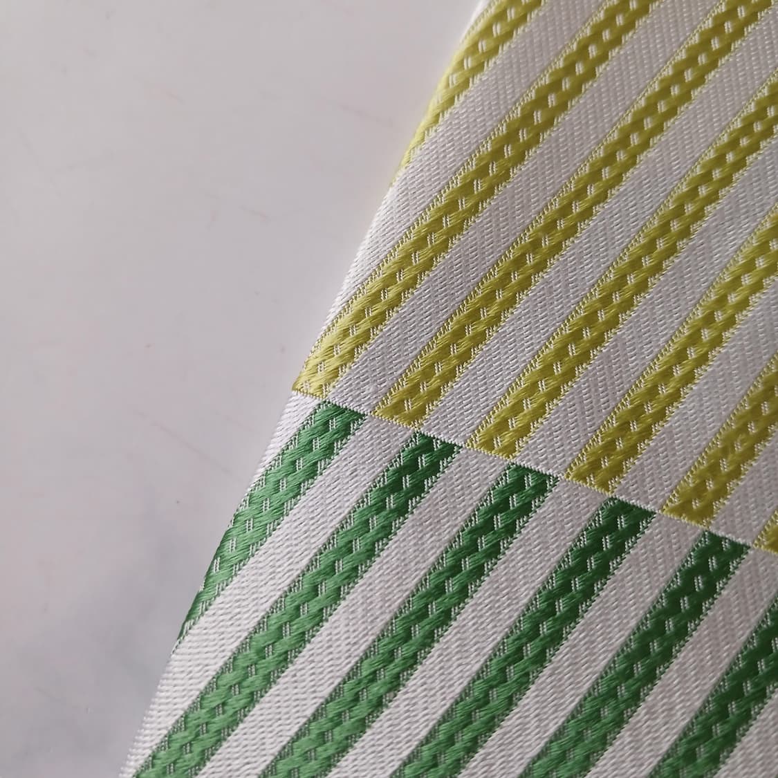 엠씨엠 실크 그린 스트라이프 넥타이 9.2cm A등급 A19780 상품이미지8