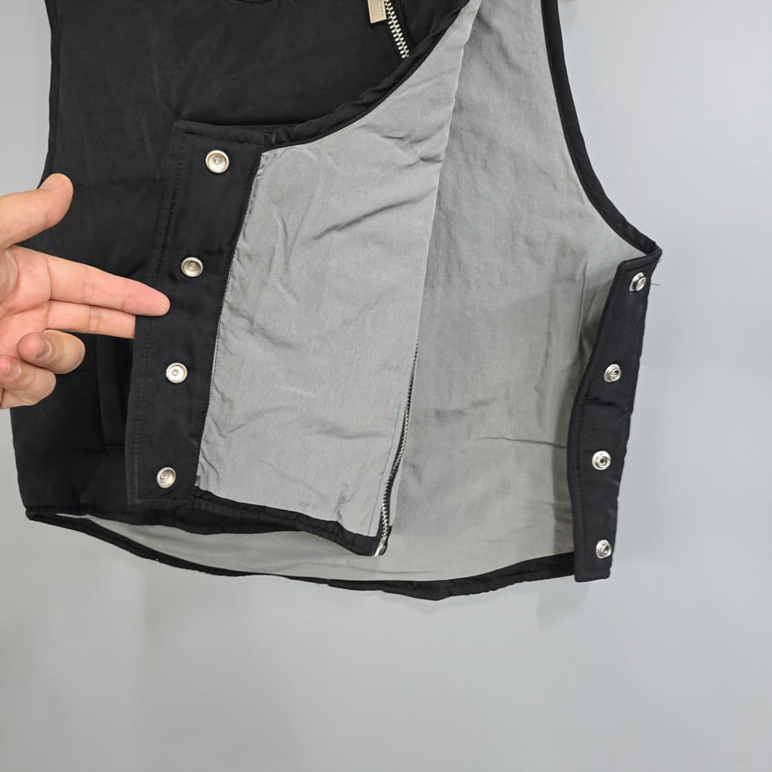 새제품) 배드블러드 패딩 베스트 크롭 블랙 L 상품이미지4