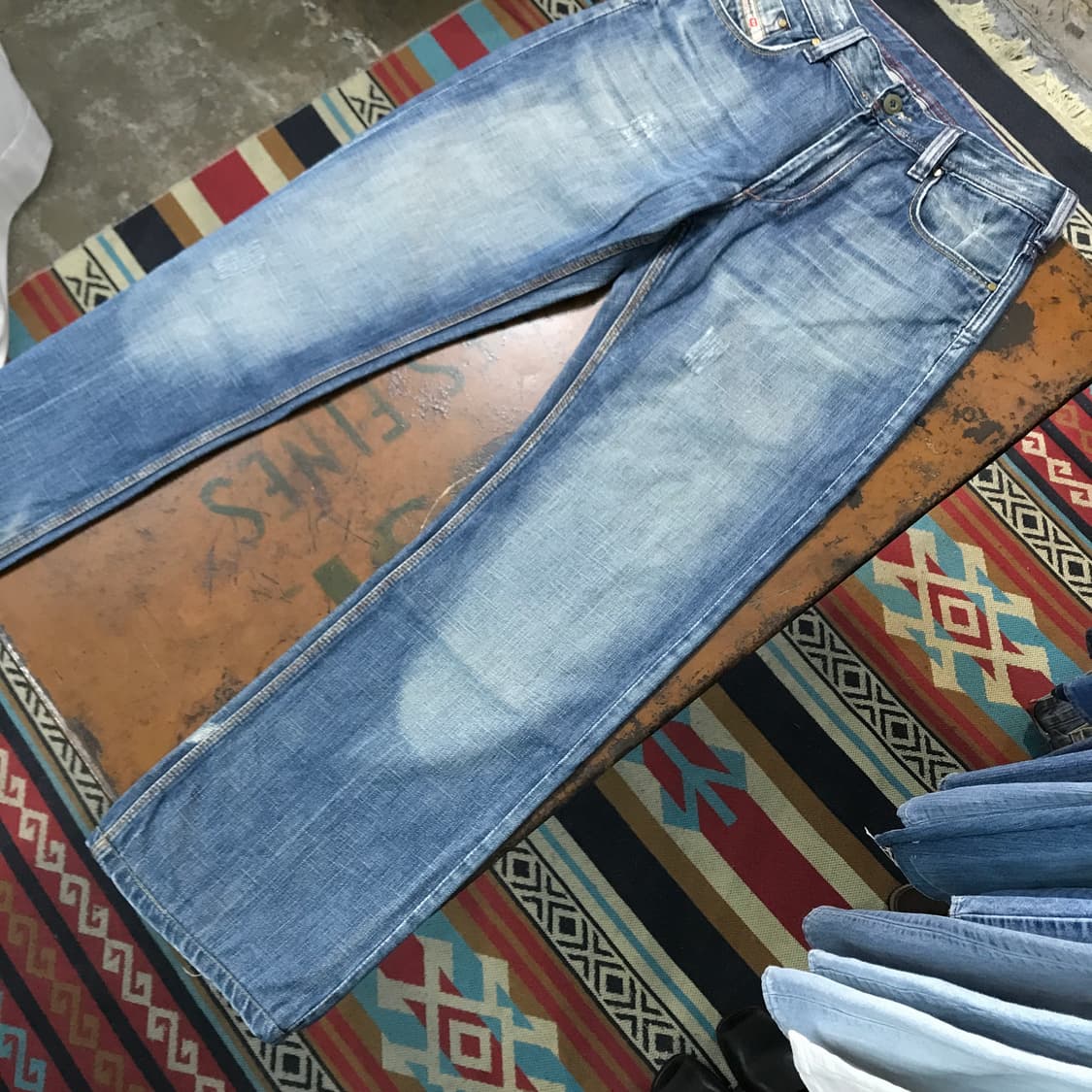 디젤 워시드 중청 데님 팬츠 허리 31 32 사이즈  상품이미지3