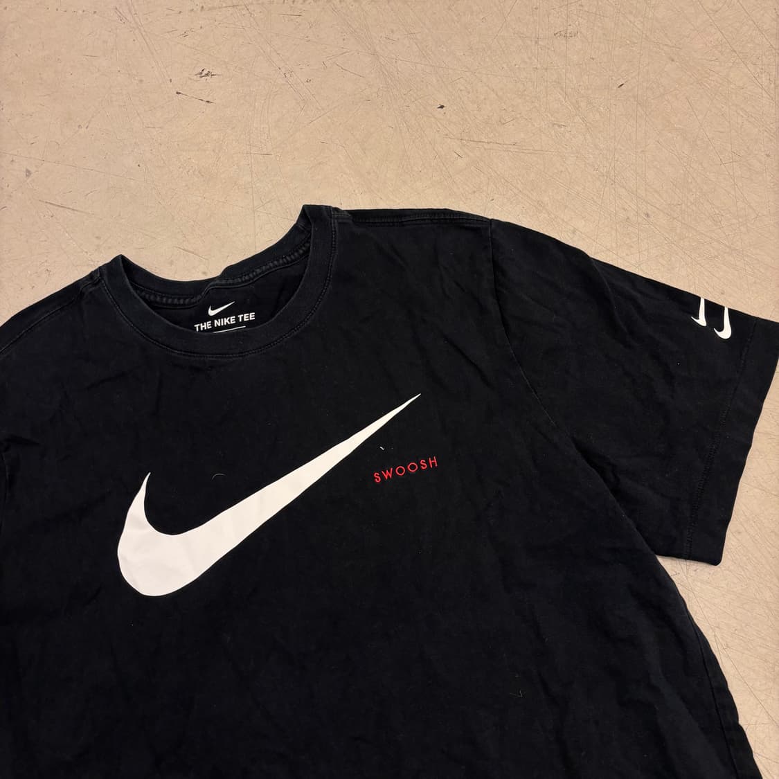 나이키 더블스우시 블랙 티셔츠 상품이미지2