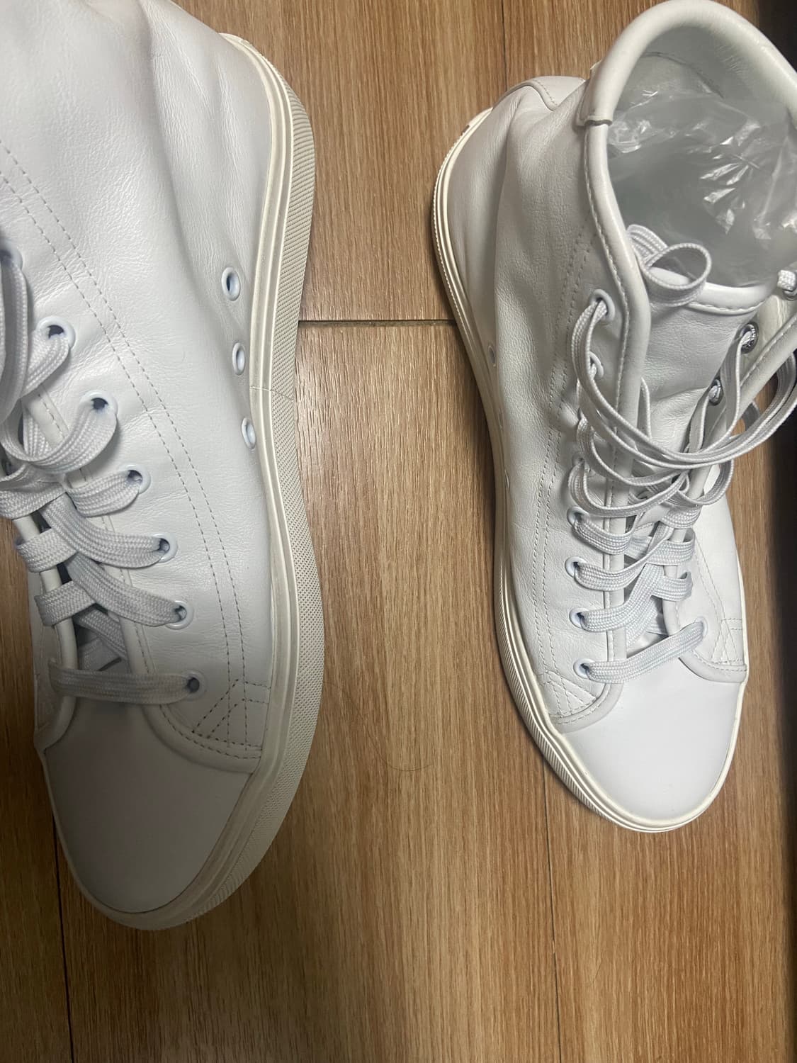 생로랑 화이트 레더 말리부 스니커즈 하이 42 가죽 상품이미지4