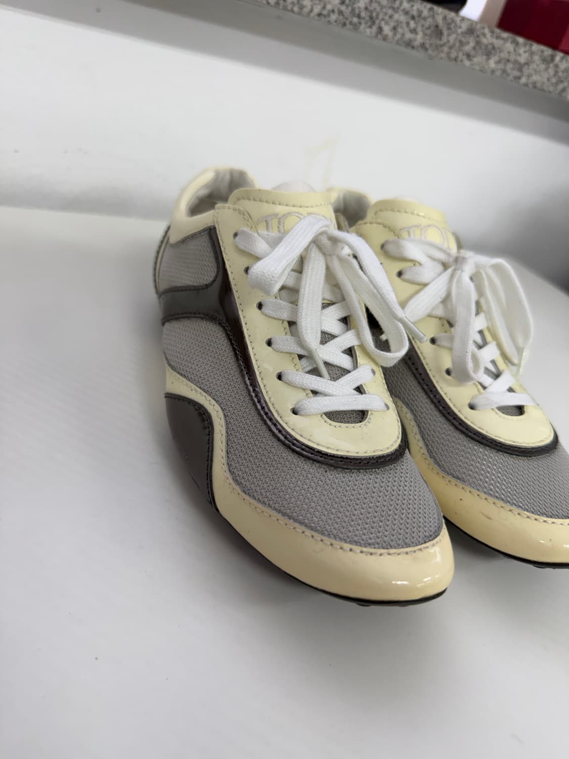 새제품) TODS 토즈 정품 여성 스니커즈 35.5 상품이미지3