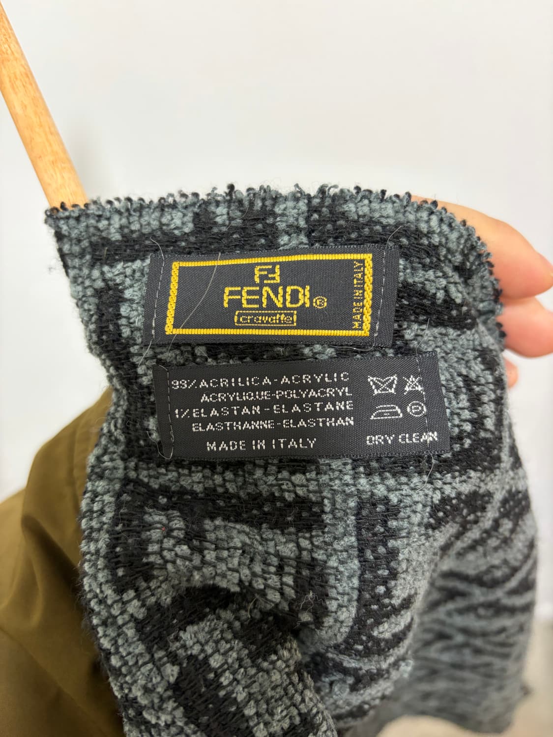 펜디 FF 모노그램 블랙 차콜 목도리 머플러 상품이미지7