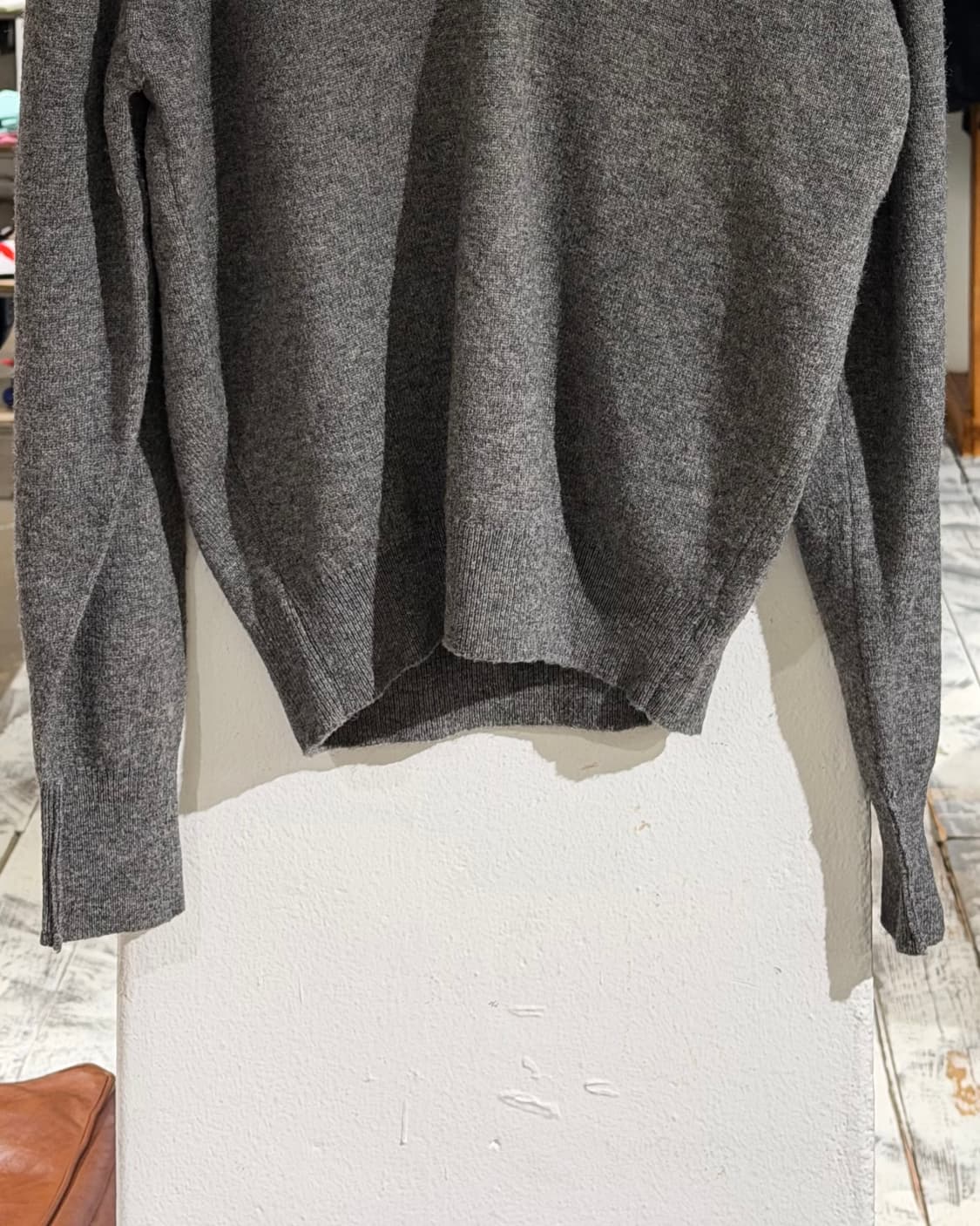 버버리 그레이 램스울 브이넥 니트 상품이미지5