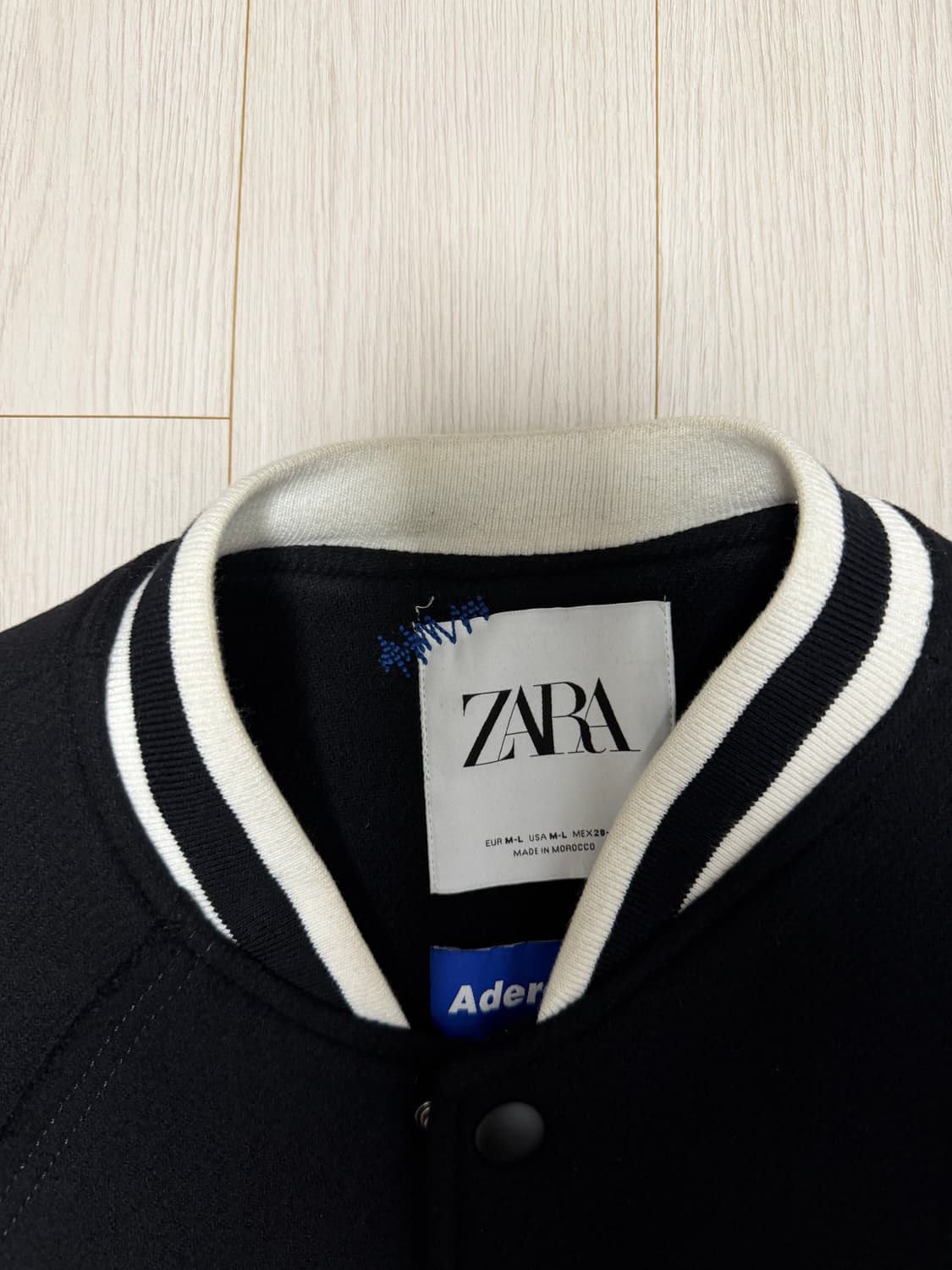 아더에러x자라 울 블렌드 봄버 블랙 상품이미지4