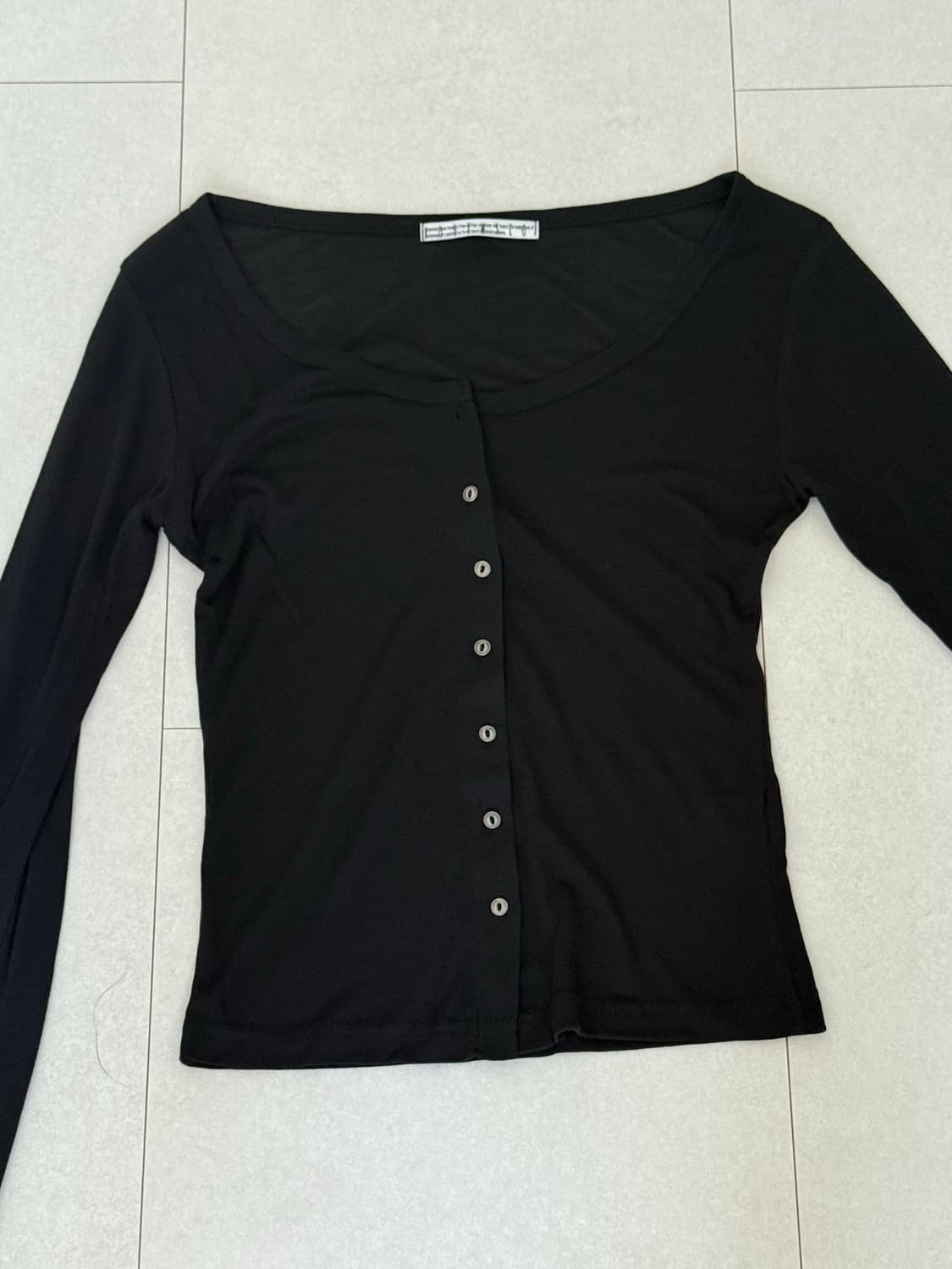 새상품) BASIC SCOOPED BUTTON CARDIGAN, BLAC 상품이미지2