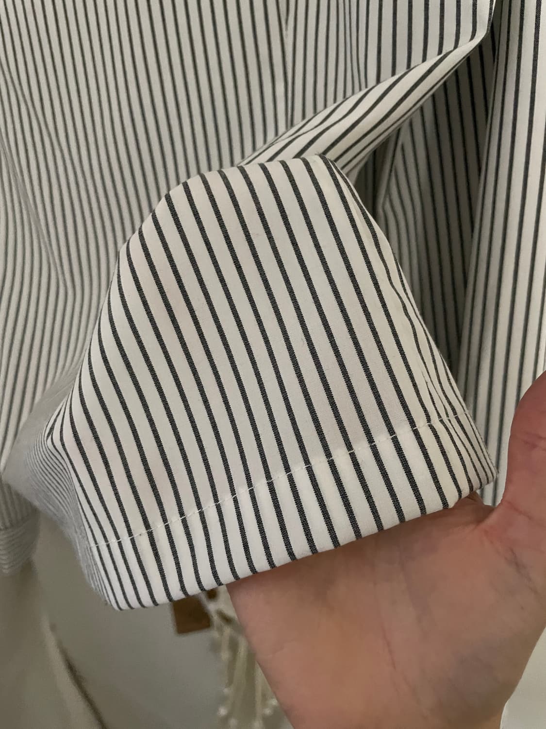 미치코런던 코시노 스트라이프 슬림핏 셔츠 아이보리 상품이미지5