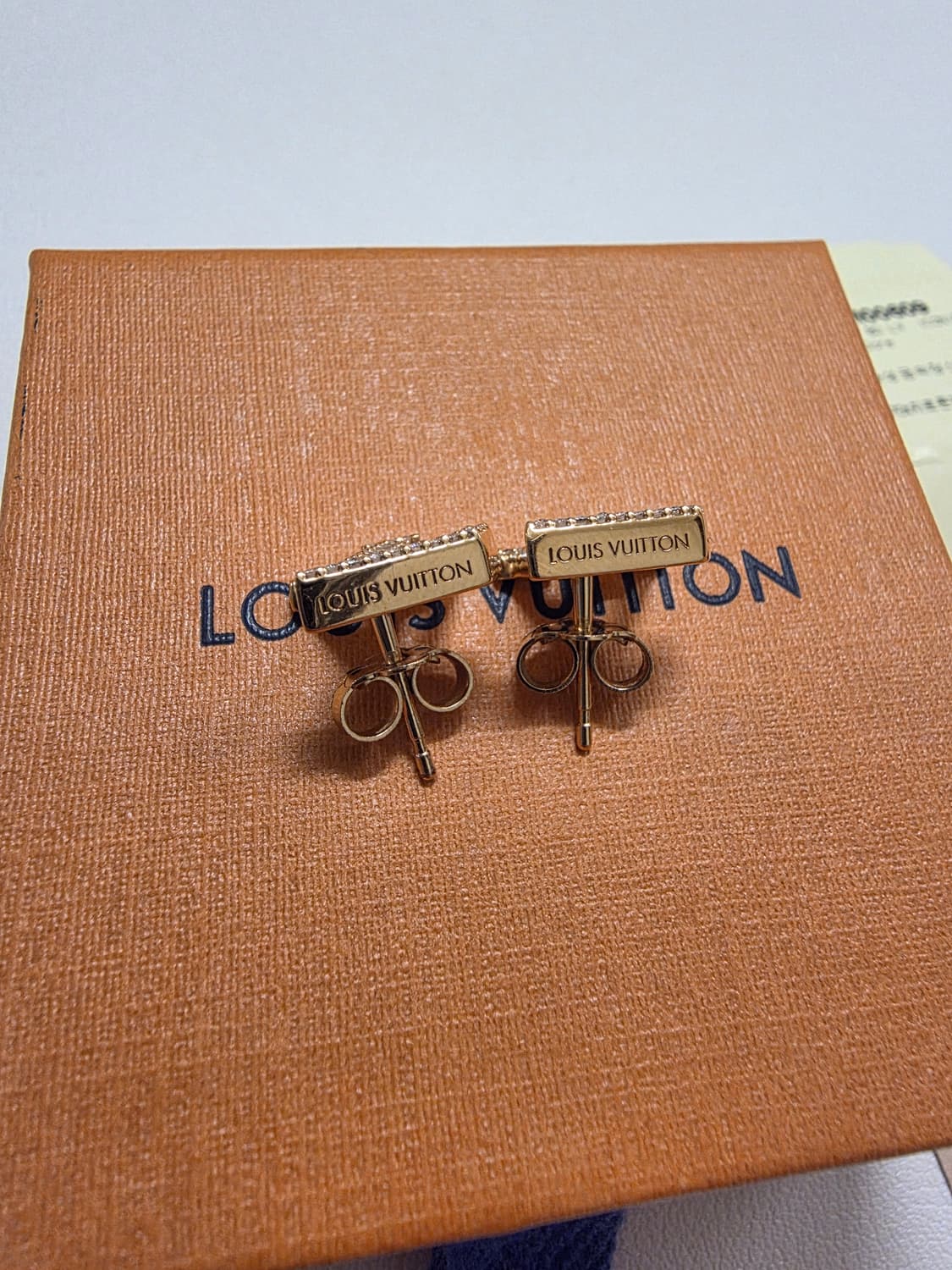 [새상품급] 루이비통 아이코닉 파베 귀걸이 이어링  상품이미지6