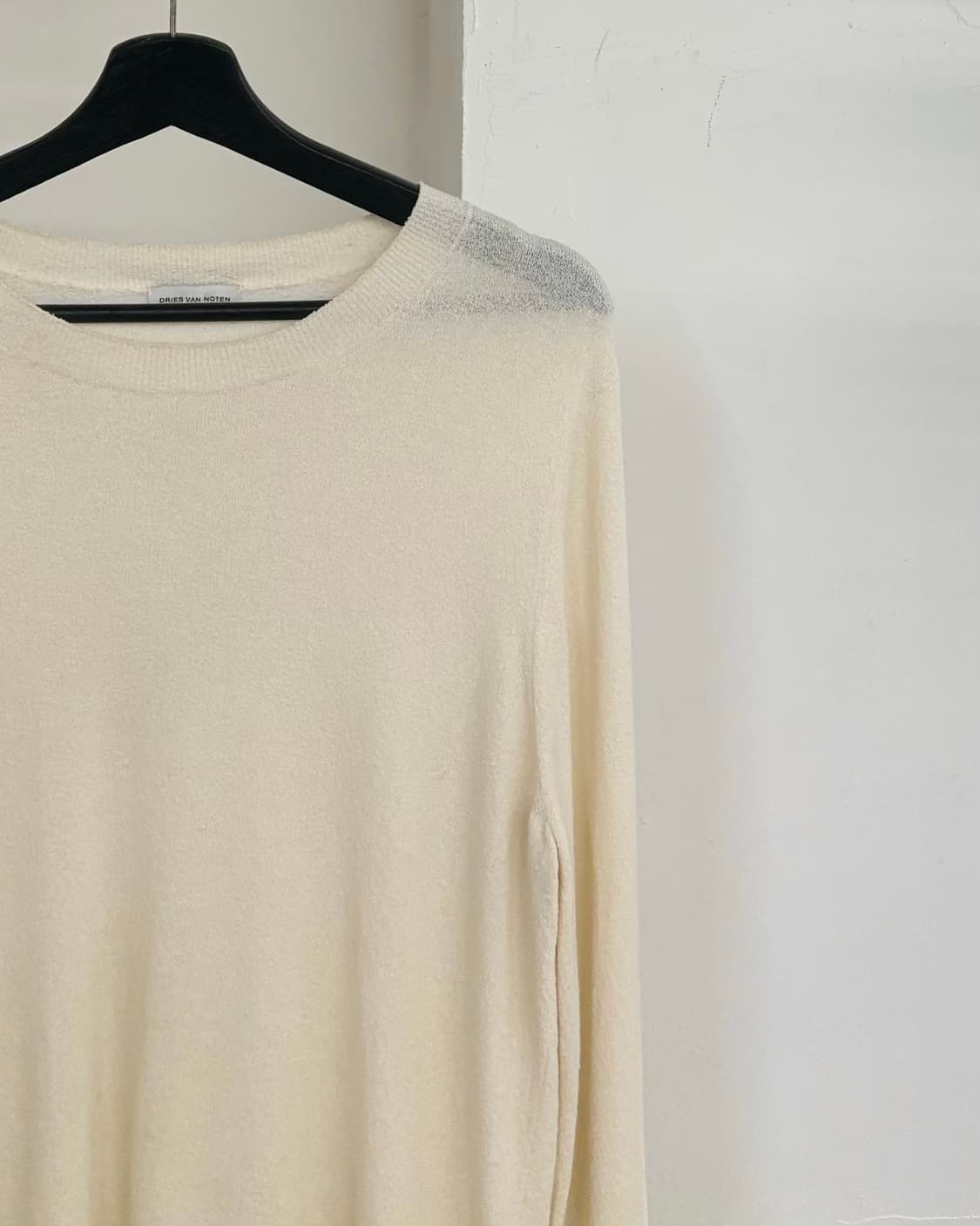드리스 반 노튼 아이보리 라운드넥 니트  상품이미지4