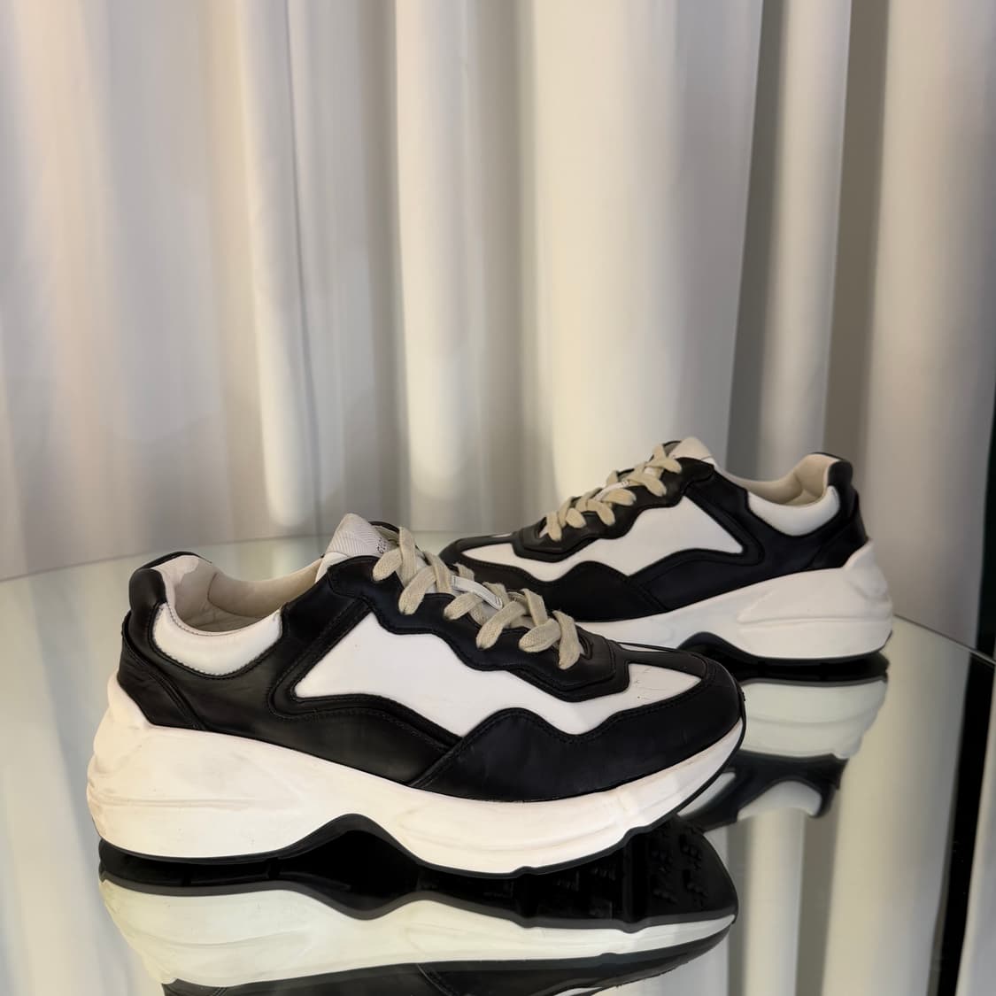 (39.5) 구찌 범고래 레더 라이톤 롸이톤 스니커즈 상품이미지4