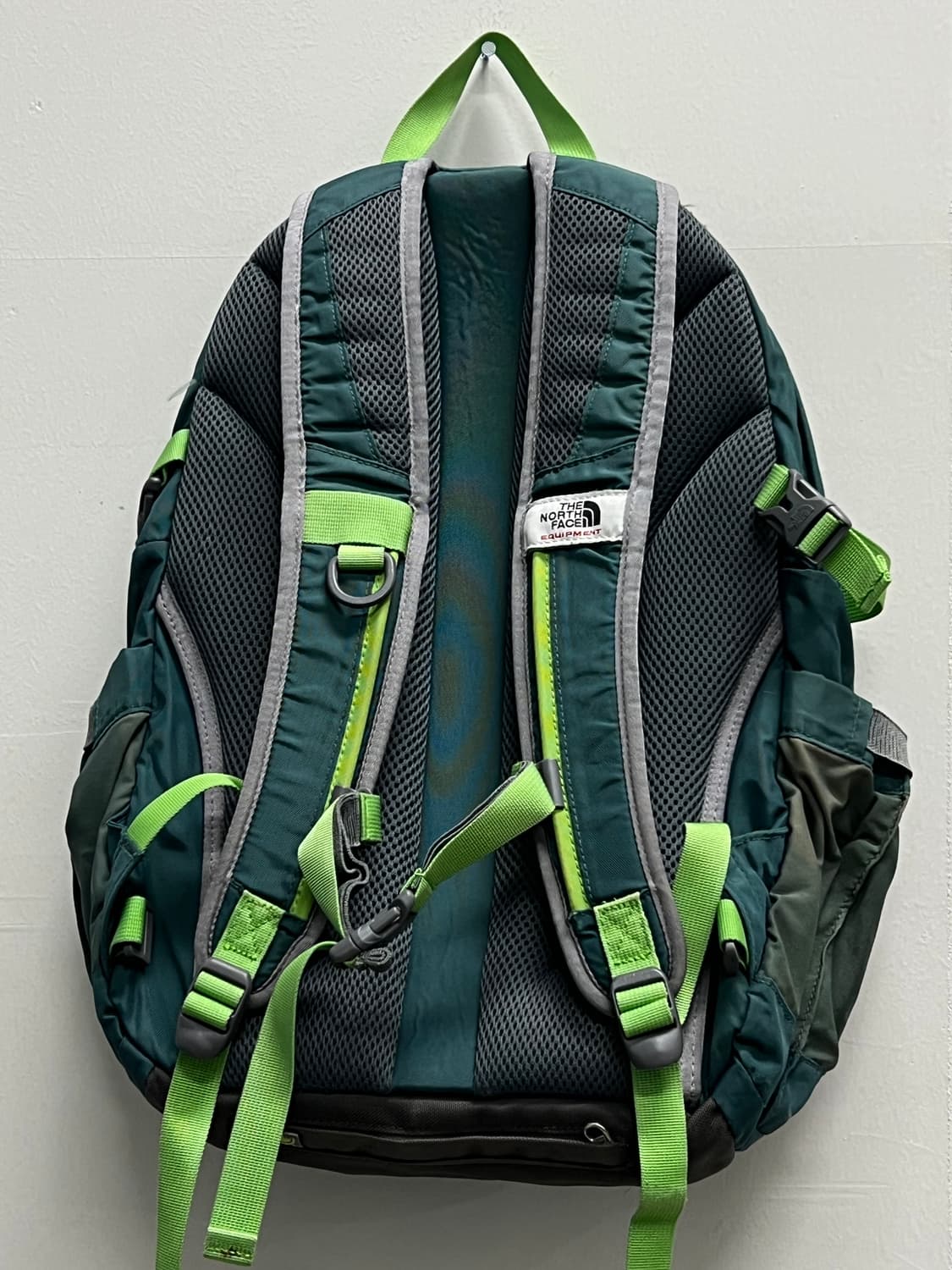 노스페이스 미니 핫샷 백팩 그린 상품이미지3