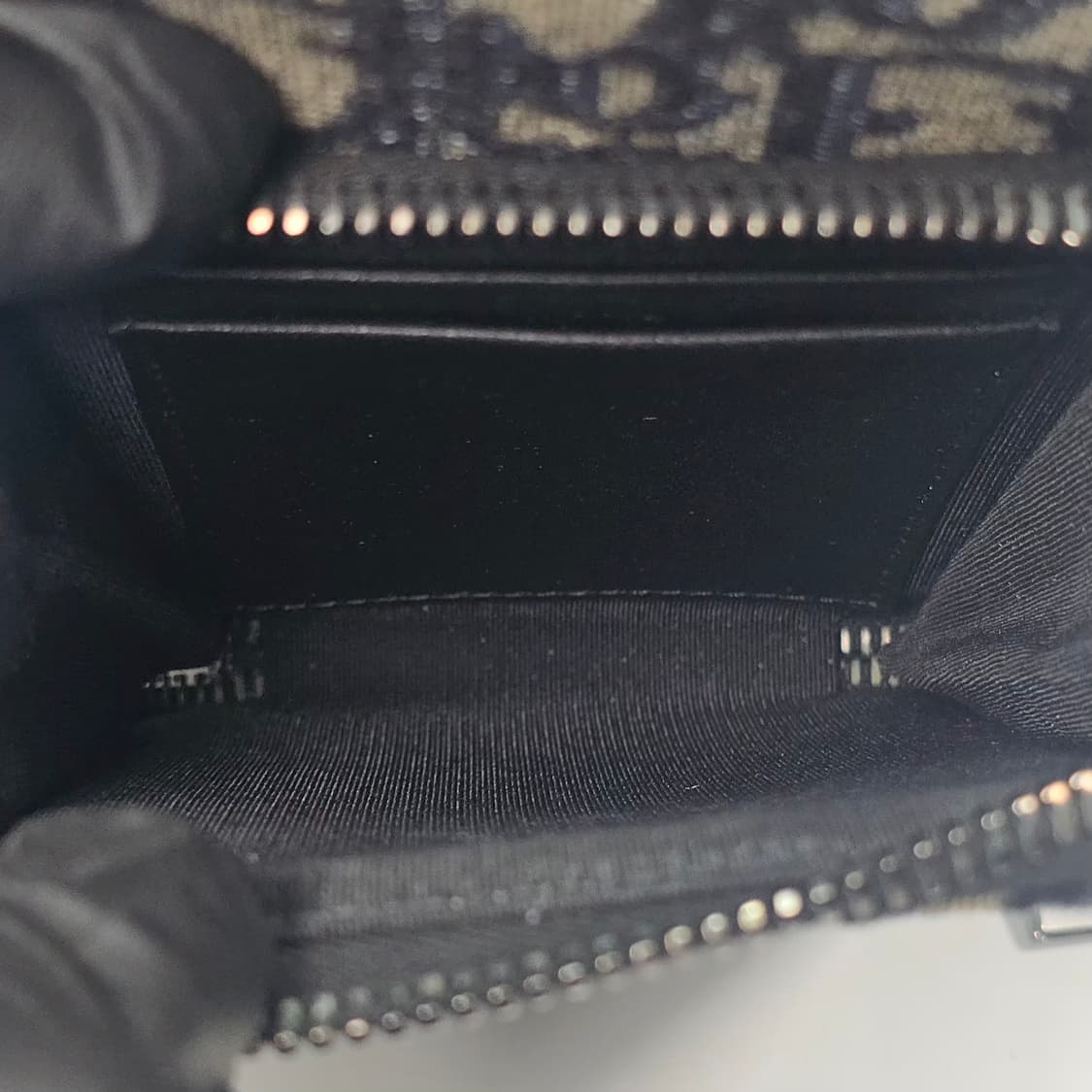 디올 오블리크 마이크로 라이더 파우치 크로스백 상품이미지9