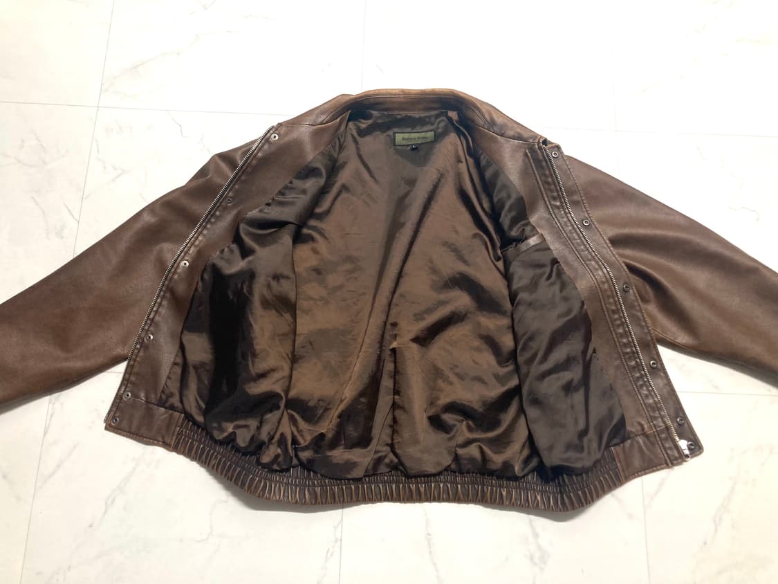 (거의 새것)유니폼브릿지 23fw 비건레더 A-2 자켓 L 100-105 상품이미지5
