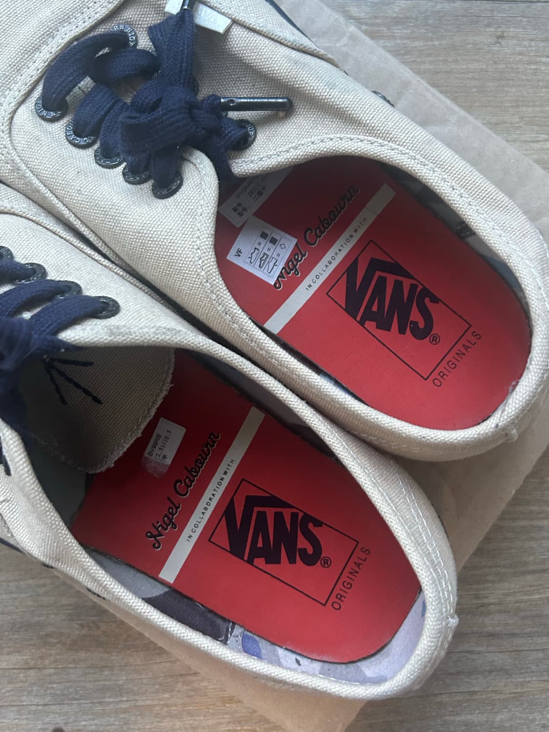 반스 볼트 x 나이젤 카본 어센틱 285 상품이미지2