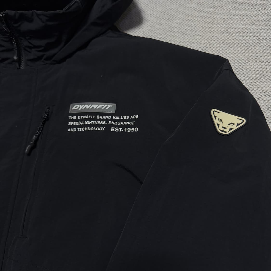 다이나핏 사이드로고 바람막이 자켓 상품이미지3