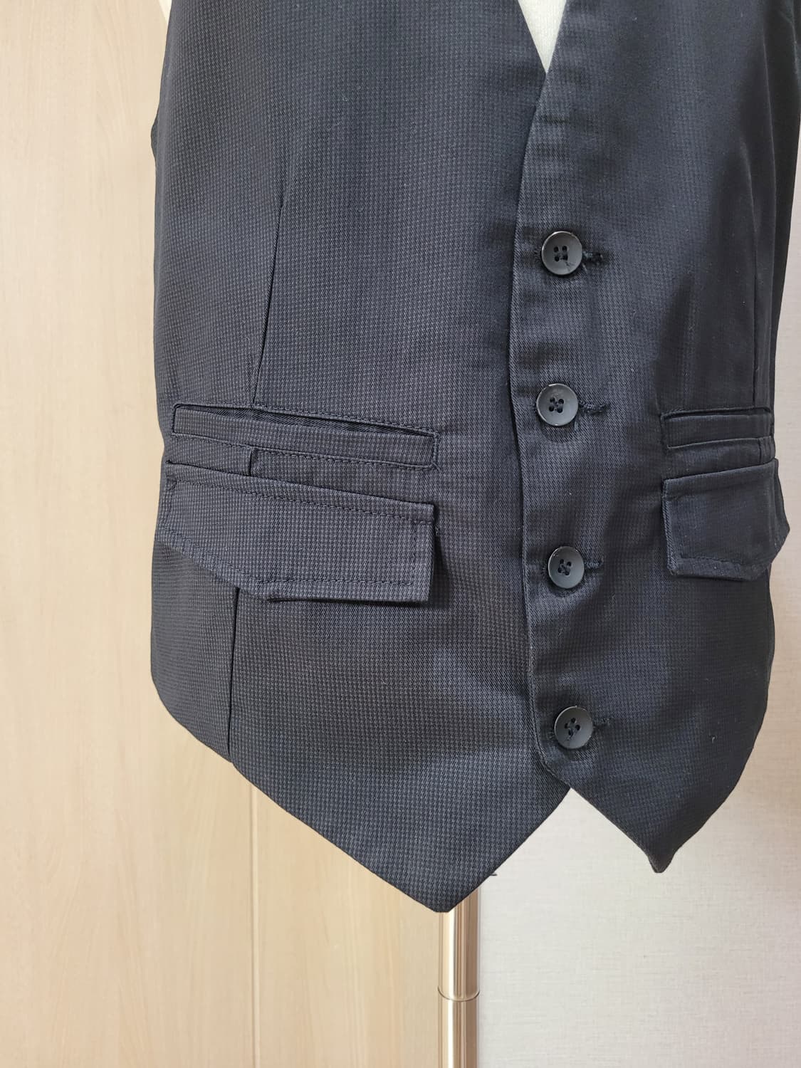 자라 ZARAMAN V넥 4버튼 조끼 100 블랙 상품이미지3