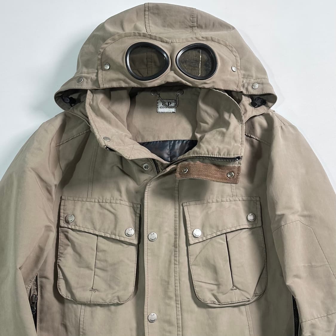 CP컴퍼니 베이지 고글 후드 자켓  상품이미지2