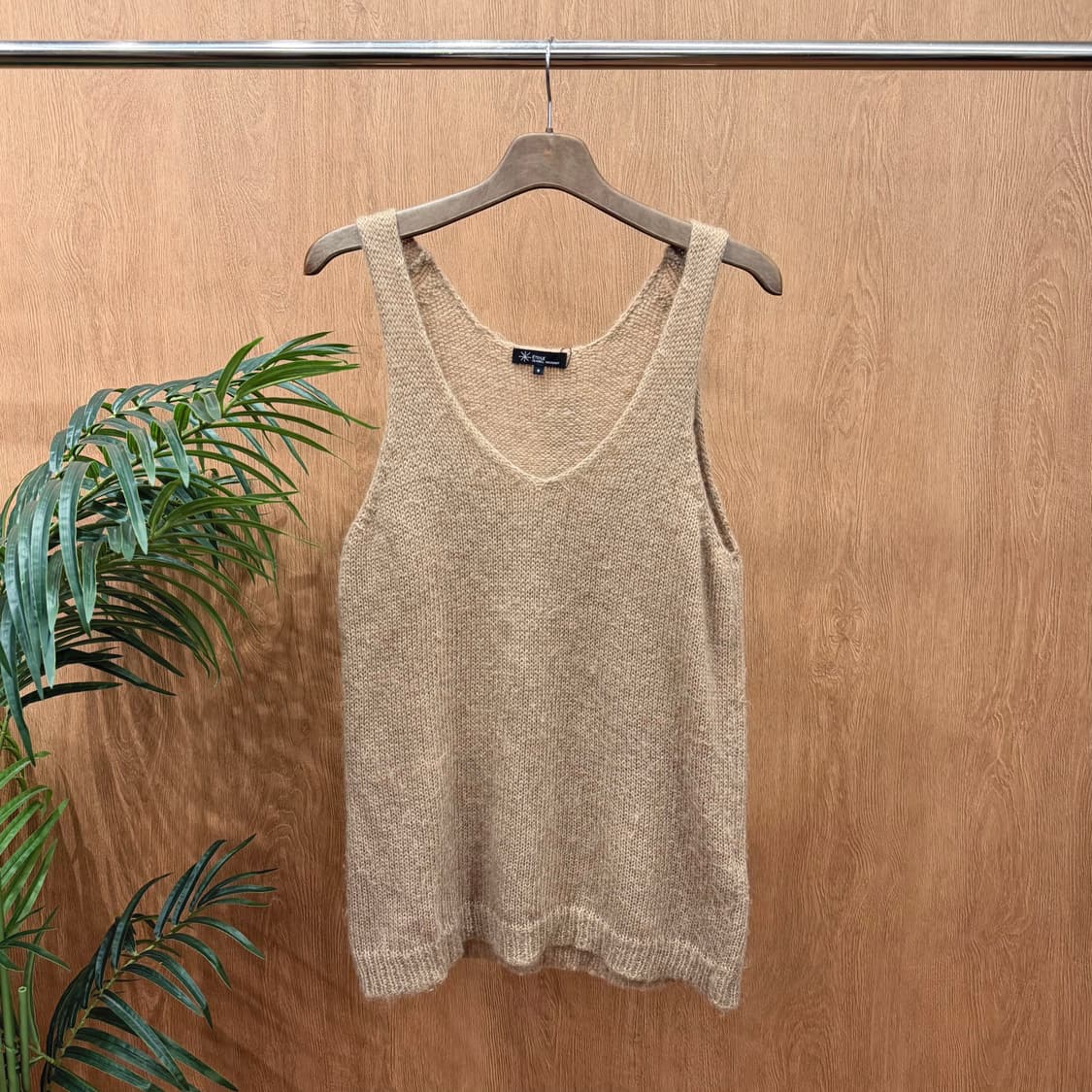 이자벨마랑 에뚜왈 브이넥 슬리브리스 니트 무지 디테일 루즈핏 베이지 상품이미지1