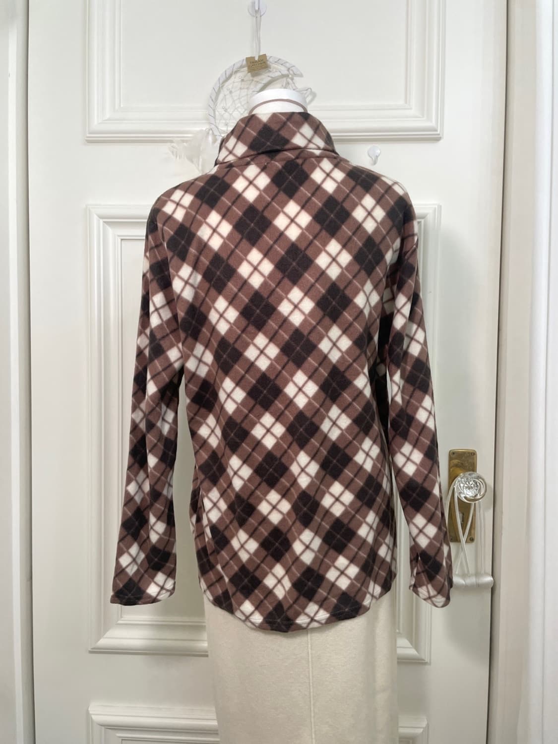 brown white check poly turtle-neck top 상품이미지3