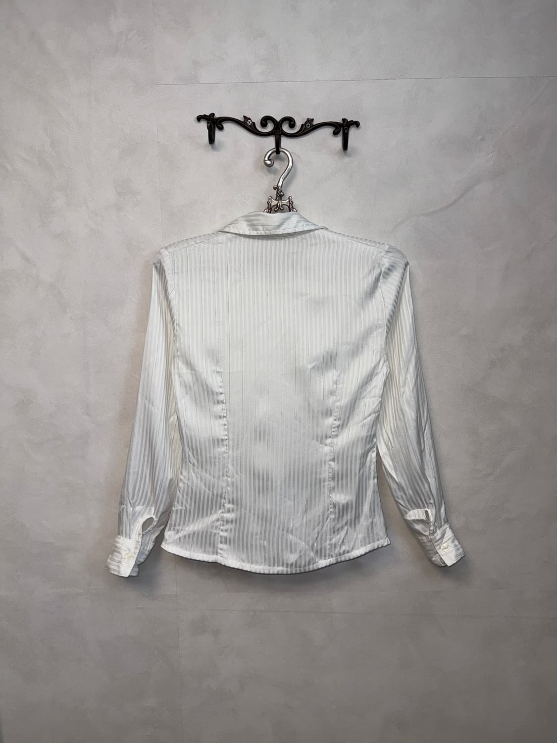 White silver satin shirring blouse 상품이미지3