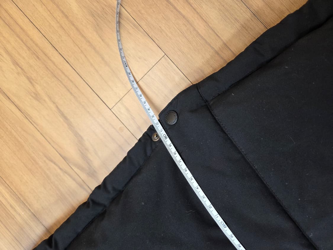 디스커버리 익스페디션 롱패딩 블랙 색상 95사이즈입니다. 풍성한 퍼가 달 상품이미지4